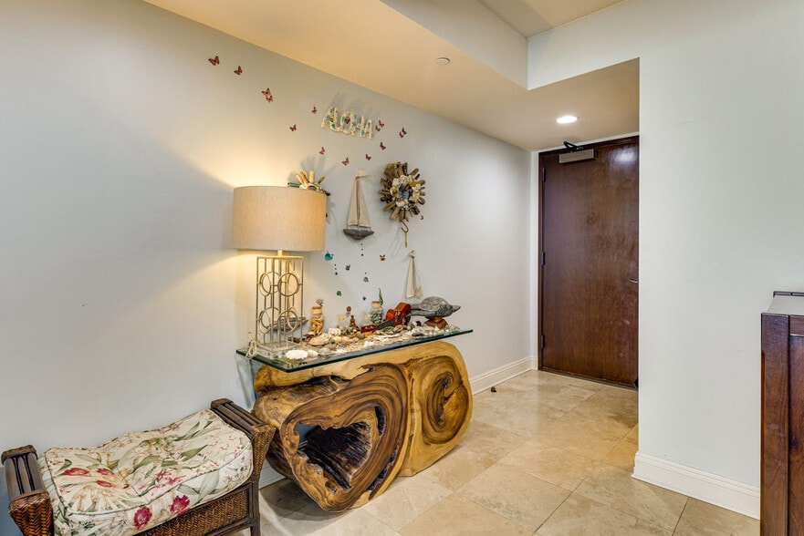 Building Photo - 1551 Ala Wai Blvd