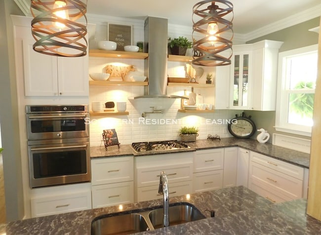 Building Photo - 16600 Innerarity Point Rd