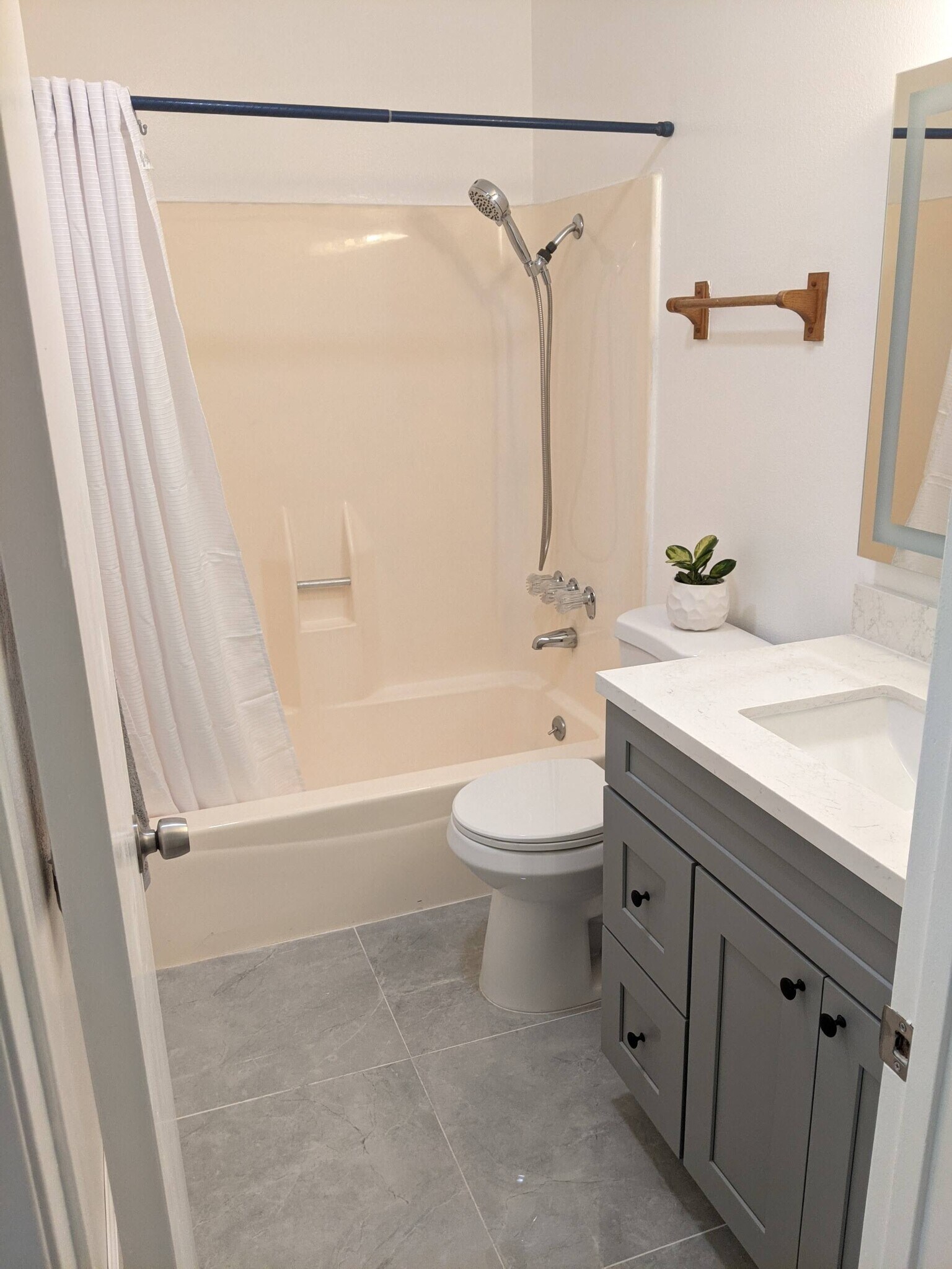 Building Photo - 4727 W 147th St