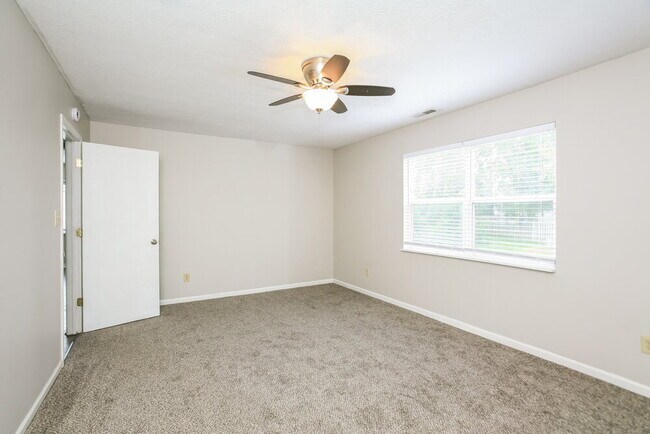 Building Photo - 17764 Cedarbrook Dr