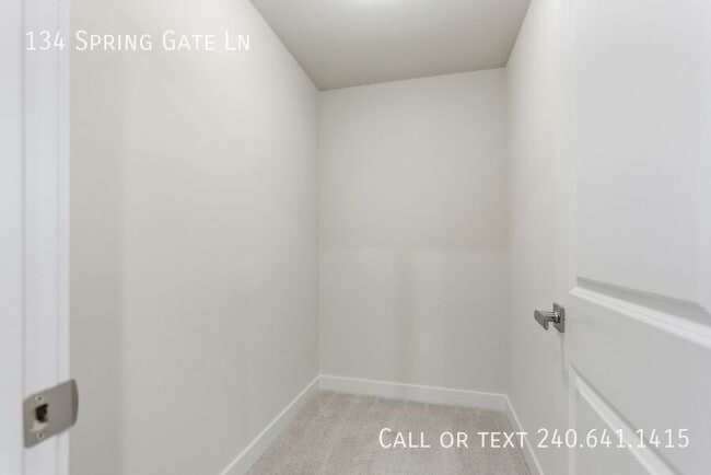 Building Photo - 134 Spring Gate Ln