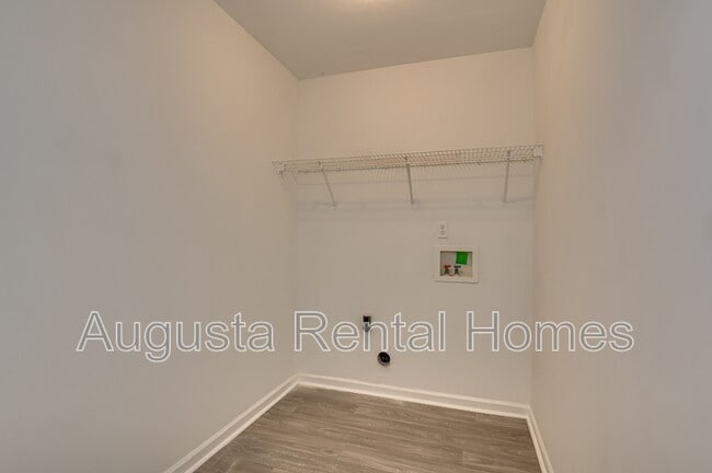 Building Photo - 409 Urial Dr