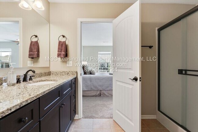 Building Photo - Upscale Kitchen with Finished Basement - N...