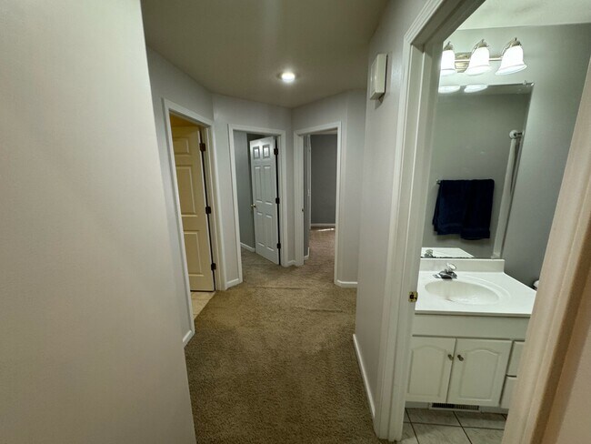 Building Photo - 1364 Milldale Dr