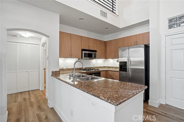 Building Photo - 525 11th Ave