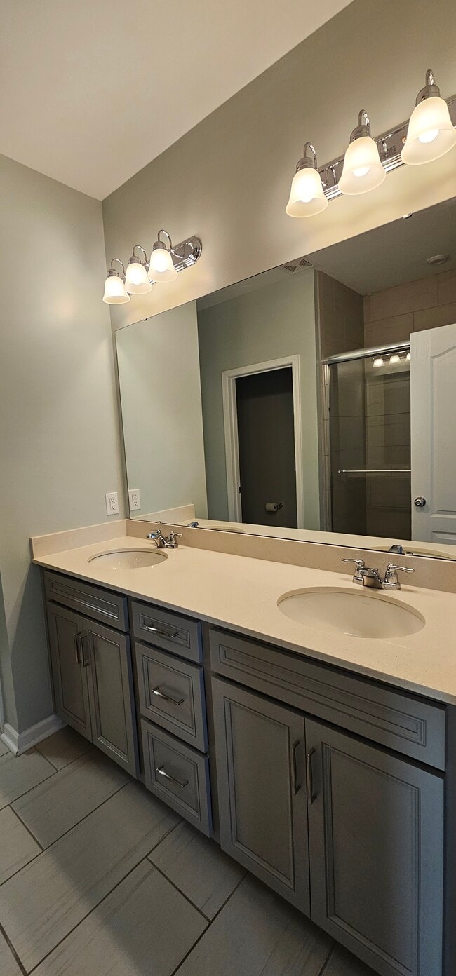 Building Photo - 1044 Crest Oak Ln