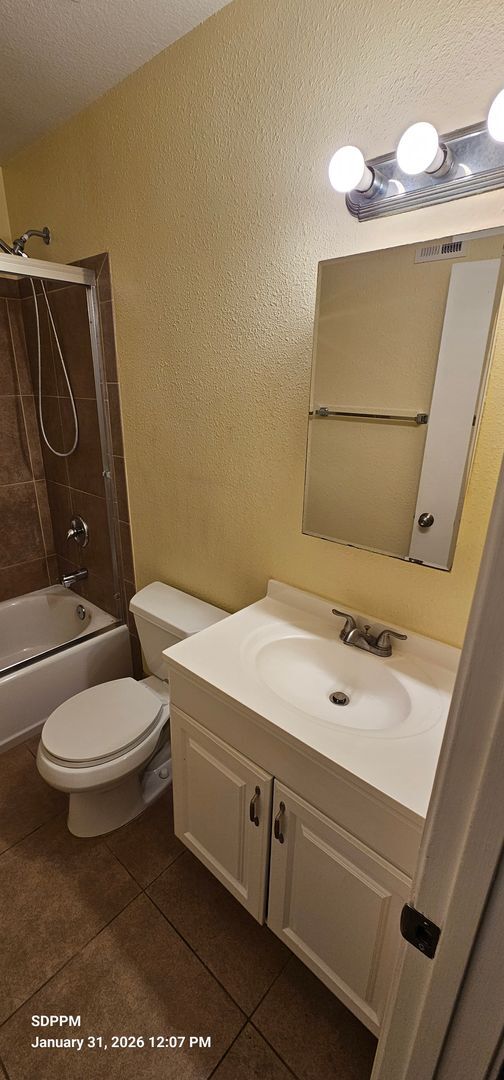 Building Photo - MIRA MESA / SAN DIEGO - Nice 4 Bedroom / 2 Bath House.  AVAILABLE NOW!!