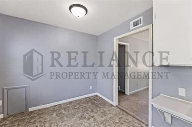 Building Photo - 1602 Luther E