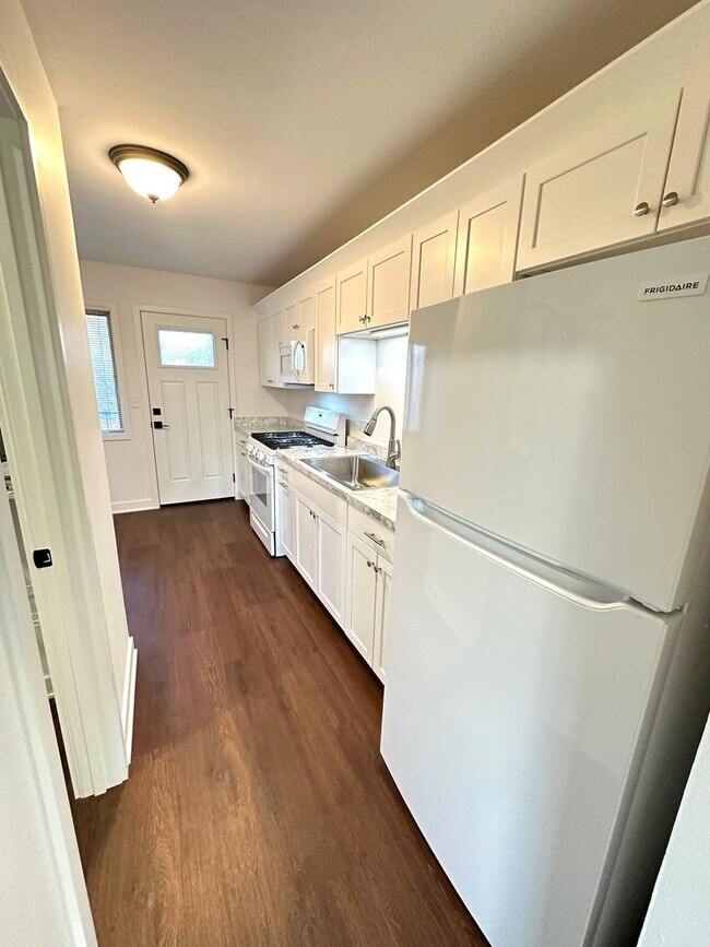 Building Photo - 222 S Tryon St