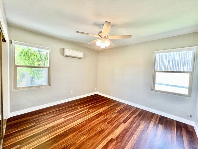 Building Photo - Delightful 3BD/2BA Home with Fruit & Veggie Garden, Back Patio, Solar & In-Unit Laundry