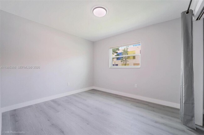 Building Photo - 1057 NW 30th St