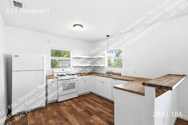 Building Photo - 413 Probandt-