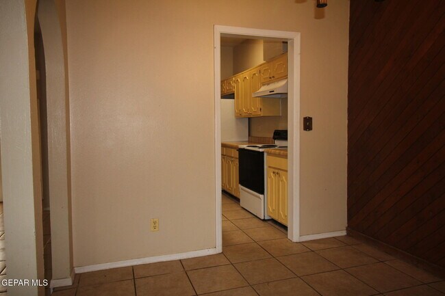 Building Photo - 10711 Ivanhoe Dr