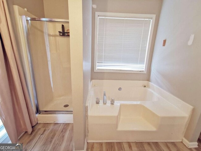 Building Photo - 2100 Racquet Club Cir NW