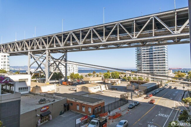 Building Photo - 400 Beale St