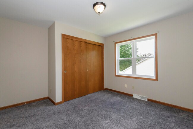 Building Photo - N58W23796 Hastings Ct