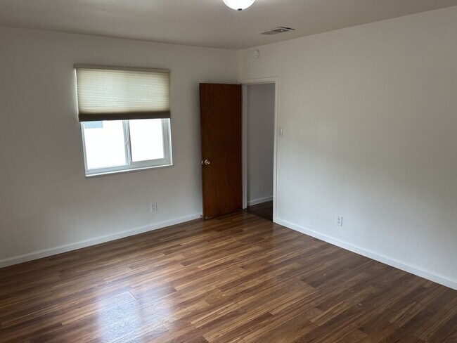 Building Photo - Wonderful 3 Bedroom, 2 Bath Home