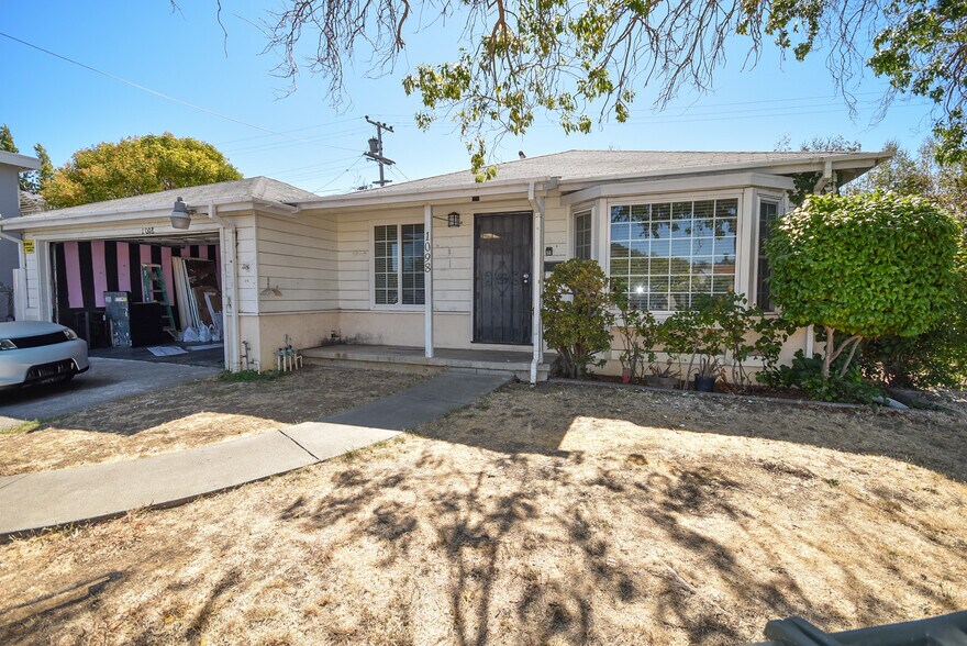 Building Photo - 1098 Sereno Dr