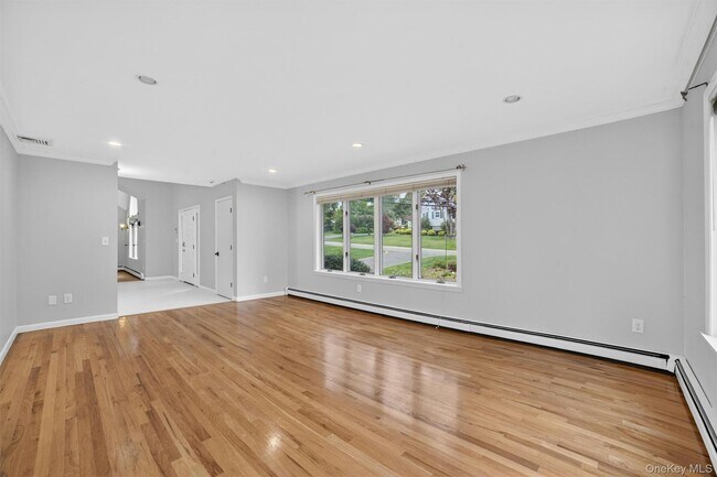 Building Photo - 28 Lakeview Dr