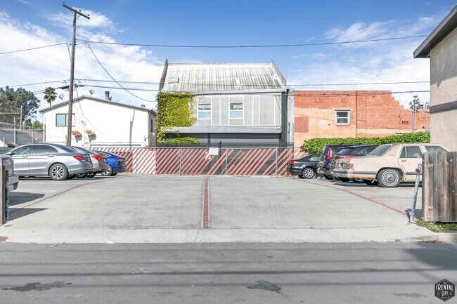 Building Photo - 313 Mildred Ave