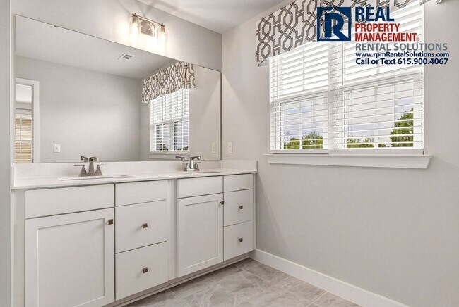 Building Photo - Great 4 bd 2.5 ba with attached garage and large deck!