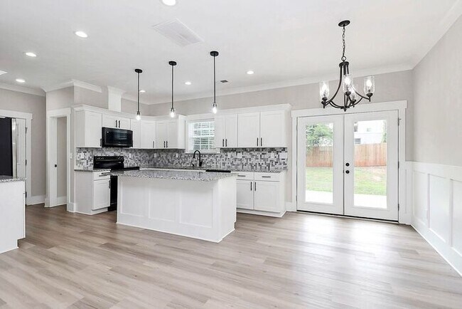 Building Photo - Stunning 3BD/2.5BA Home in Charlotte!