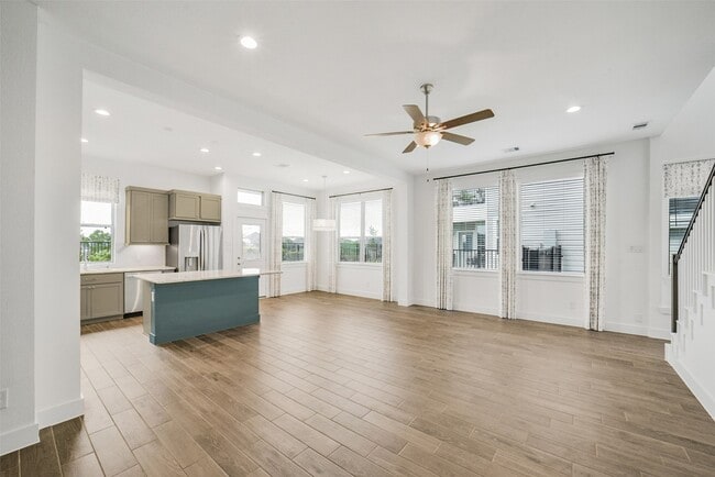 Building Photo - 21131 Medina River Dr