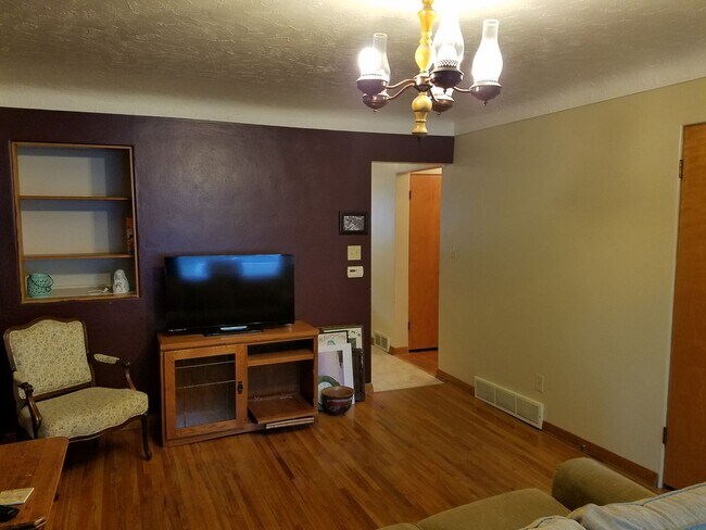 Building Photo - Franklin St 2109-2111