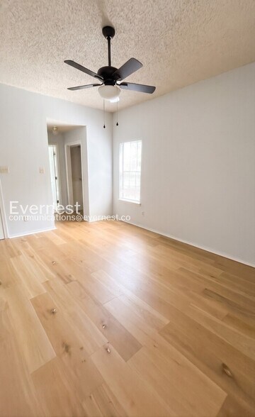 Building Photo - 24 Wagon Wheel Ct