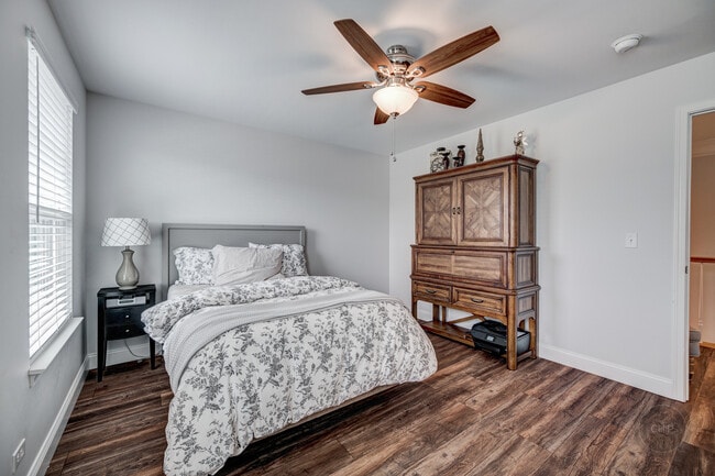 Building Photo - 12919 White Pine Way