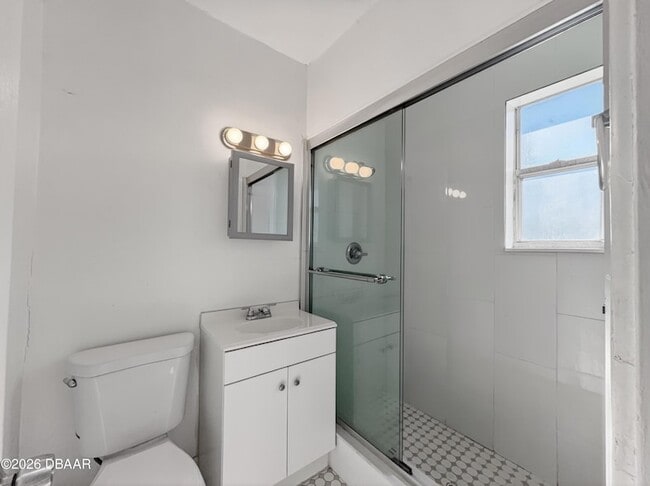 Building Photo - 5018 S Ridgewood Ave