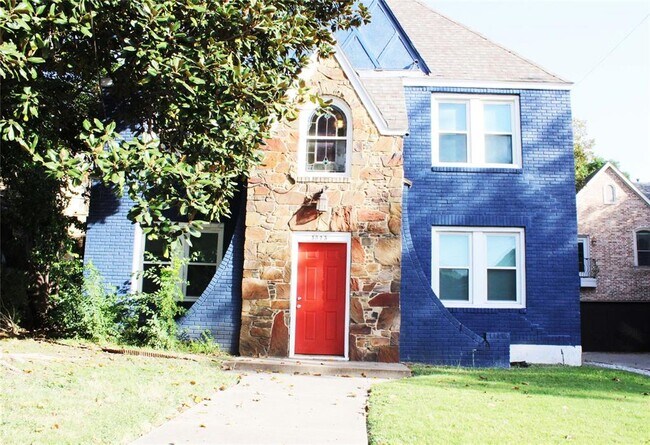Primary Photo - 5935 La Vista Dr