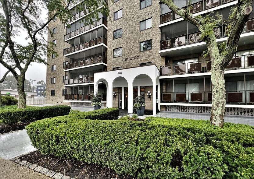 Building Photo - 990 Massachusetts Ave