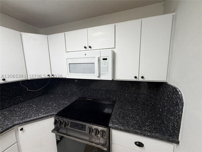 Building Photo - 3613 SW 112th Pl
