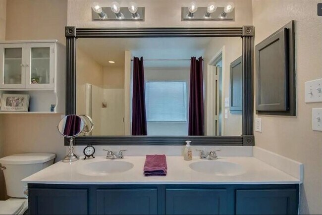 Building Photo - For Rent: Beautiful 3 Bedroom Home in Red Oak, TX!