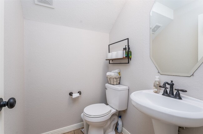 Building Photo - 6142 Bradie Ct