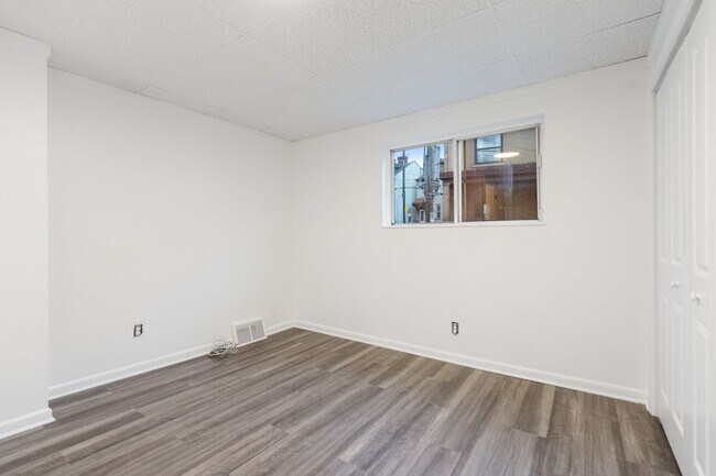 Building Photo - 1809 Lowrie St