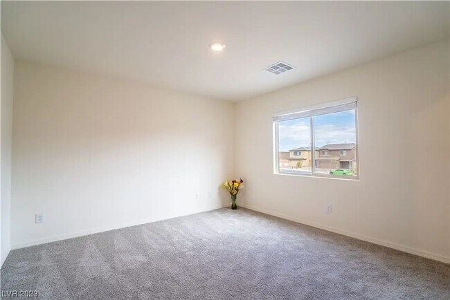 Building Photo - Bright, Modern 3 Bd, 3 bth, Home with Chef inspired Kitchen, 2 Living Spaces