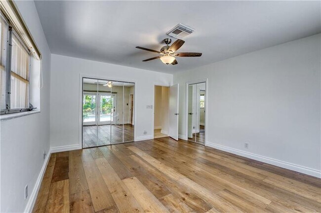 Building Photo - 2000 Admirals Way