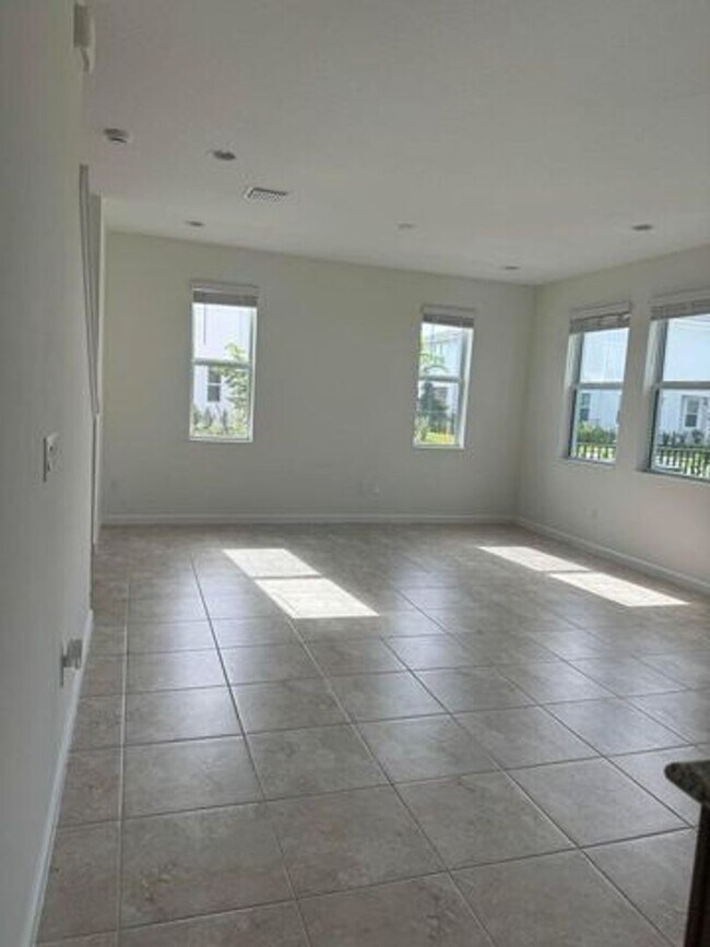 Building Photo - 16452 Millenium Ct