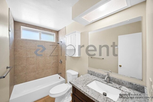 Building Photo - 2543 Hayes Dr