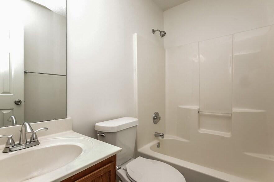 Building Photo - 1833 Cagney St