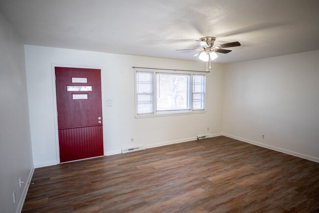 Building Photo - Updated 3-Bedroom Home in Northeast Springfield — Garage & Spacious Backyard