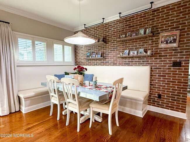 Building Photo - 315 Pitney Ave