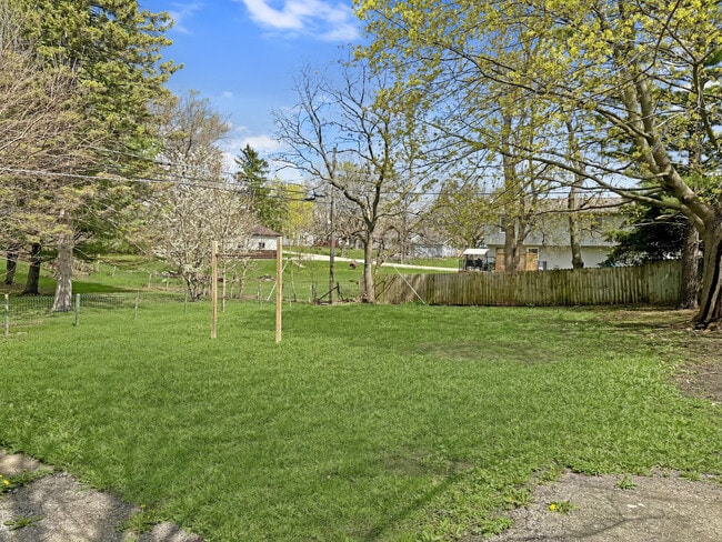 Building Photo - 36855 N Elizabeth Ct