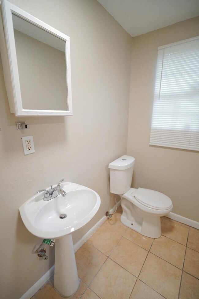 Building Photo - 2808 Southwood Dr