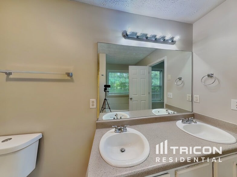 Building Photo - 79 Paradise Trail