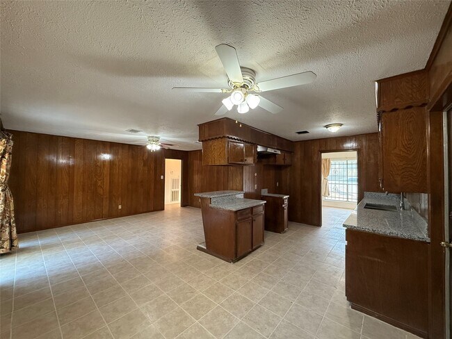 Building Photo - 7325 Ley Rd