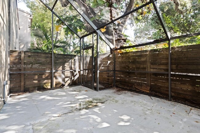 Building Photo - 3028 Center St