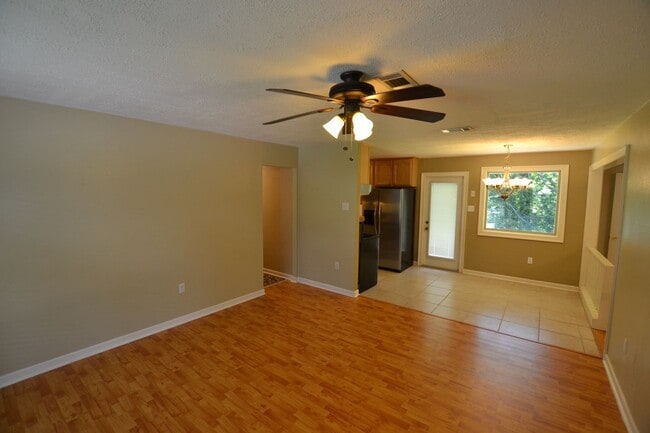 Building Photo - West Feliciana School District! 3 bedroom, 1.5 bath home in coveted Audubon Hills Subdiv